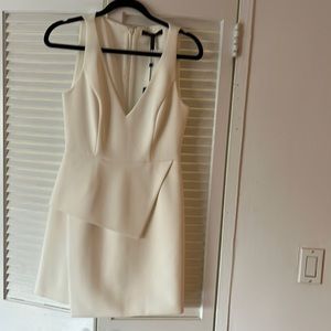 BCBGMaxAzria Dress. Size 4. New with Tags. Crème color.